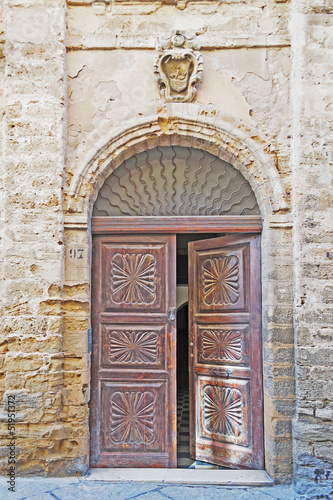 old wooden door © Gabriele Maltinti