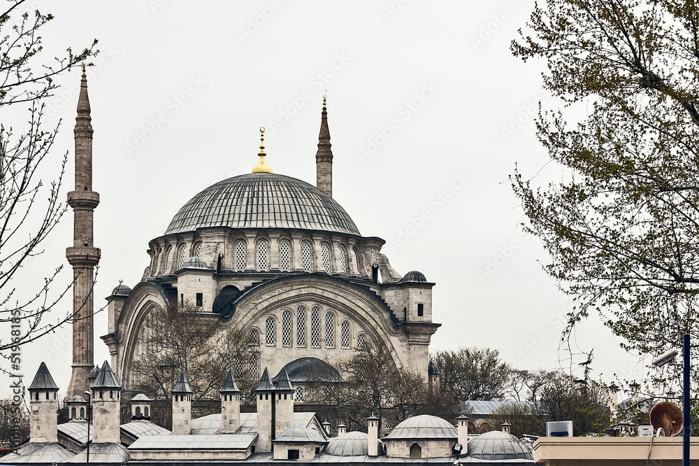 Obraz premium Nuruosmaniye Mosque, Istanbul