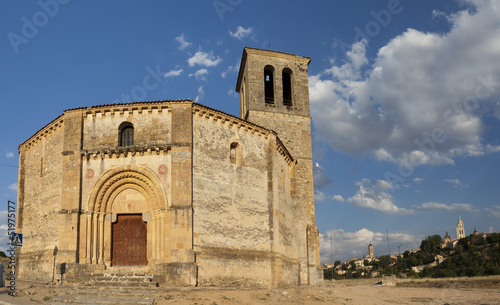 Iglesa de la Vera Cruz y Catedral de Segovia al fondo. photo