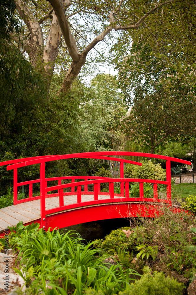 Pont rouge jardin japonnais