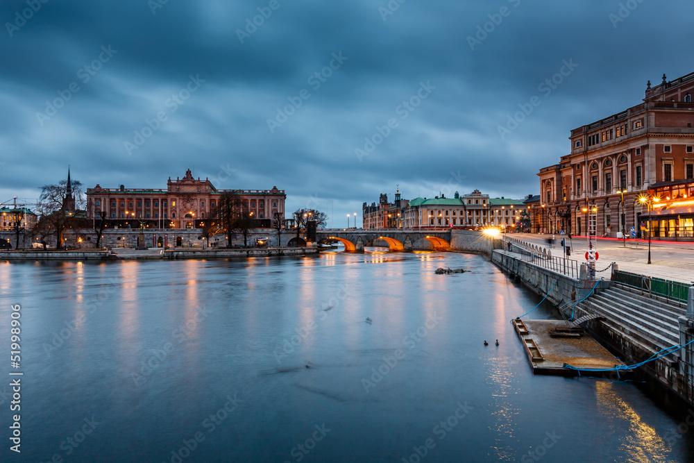 Naklejka premium Illuminated Stockholm Royal Opera and Riksdag in the Evening, Sw