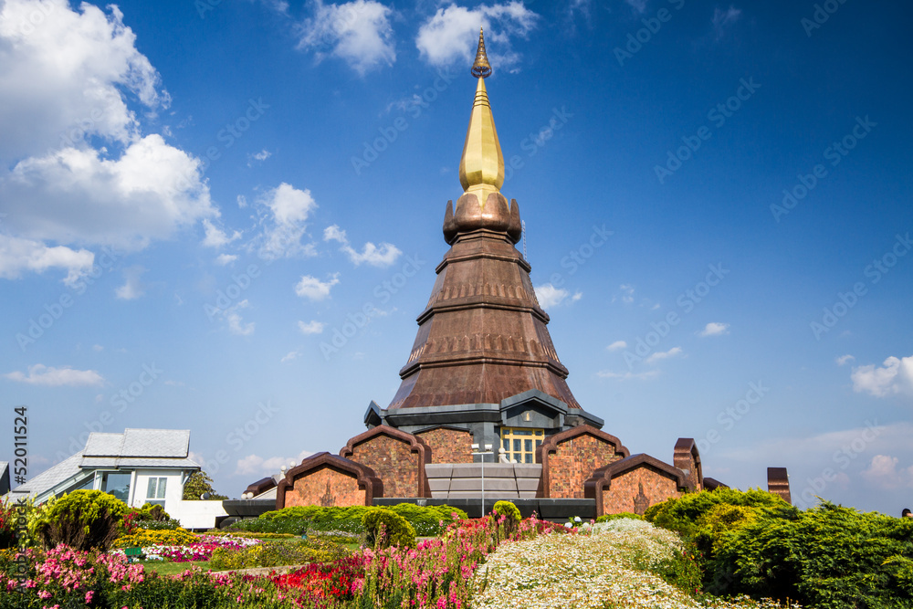 Fototapeta premium naphamethanidon pagoda chiangmai Thailand