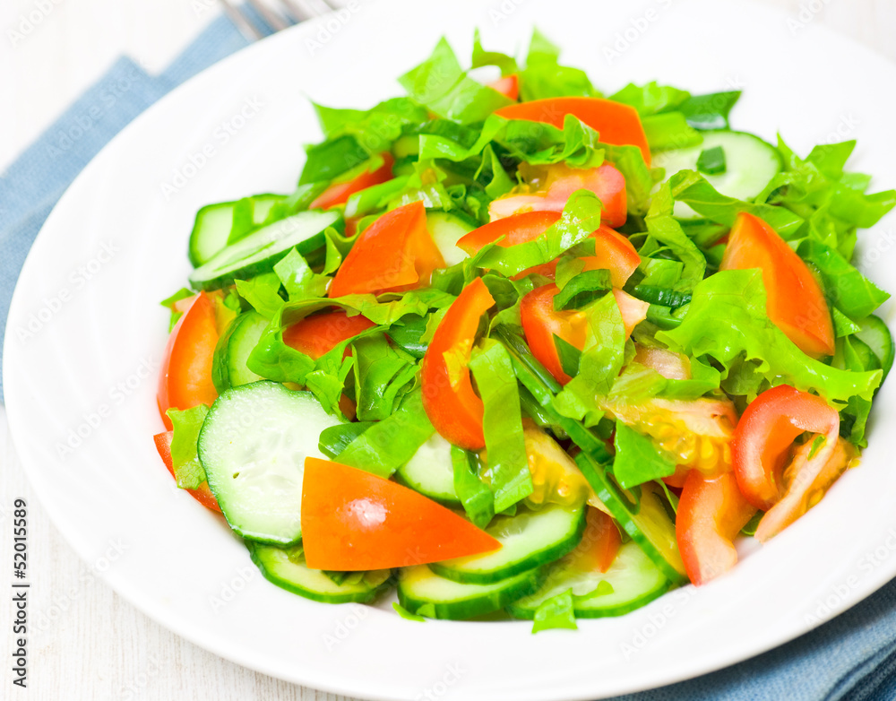 fresh vegetable salad on plate