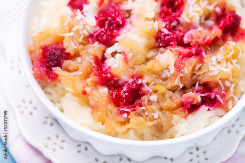 Rice pudding with applem raspberry and cinnamon
