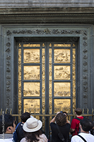 Tourists in front of Golden Door of the Florence Baptistery (Bat photo