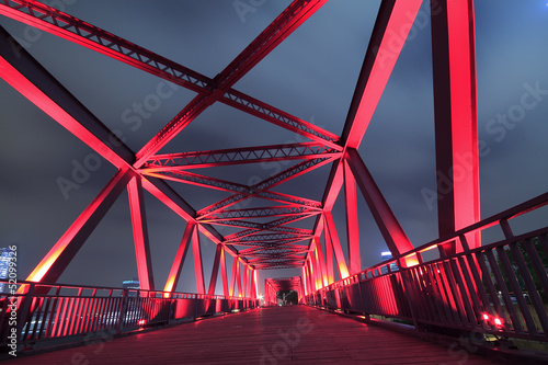 Fototapeta Naklejka Na Ścianę i Meble -  Steel bridge close-up