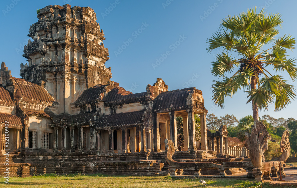Obraz premium Gate to Angkor Wat Ruins