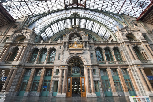Obraz na płótnie Railway Station in Antwerpen, Belgium w salonie