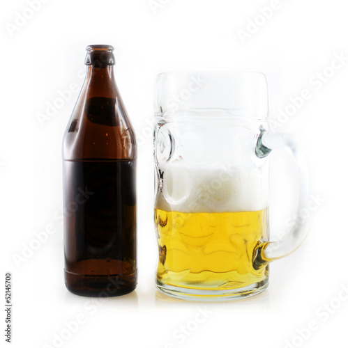Bierflasche und Bierkrug photo