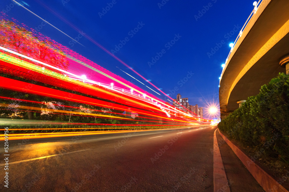the night of modern bridge, the lights formed a line.