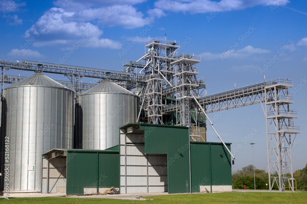 Grain silos 