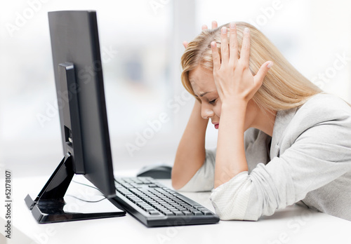 Billede på lærred stressed woman with computer