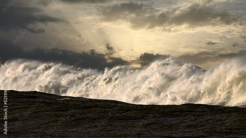 Fototapeta premium Wave at sunset