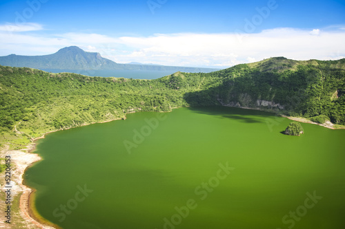 lake taal volcano tagaytay philippines