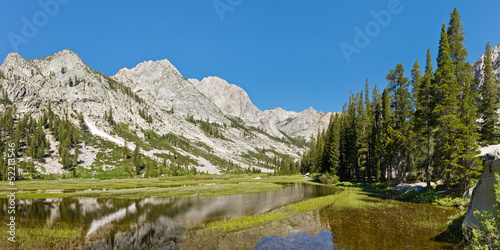 Fototapeta Naklejka Na Ścianę i Meble -  Kings River Panorama in the Sierra Nevada