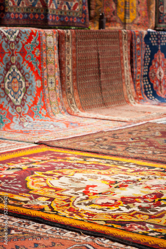 Street carpet market