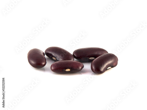 Kidney beans isolated on white (haricot)