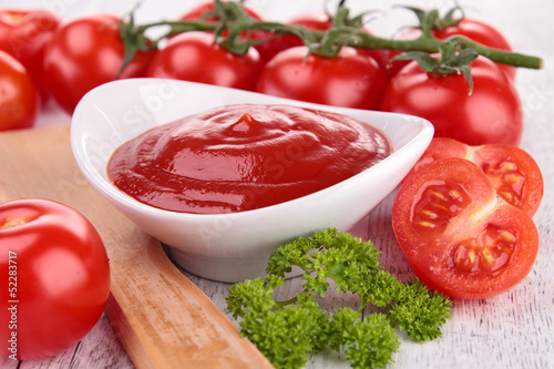 tomato sauce, ketchup