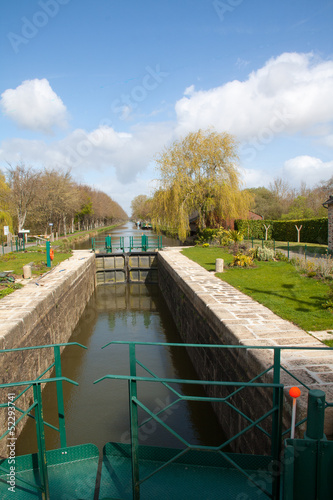 Sur le canal de Nantes à Brest à Malestroit photo