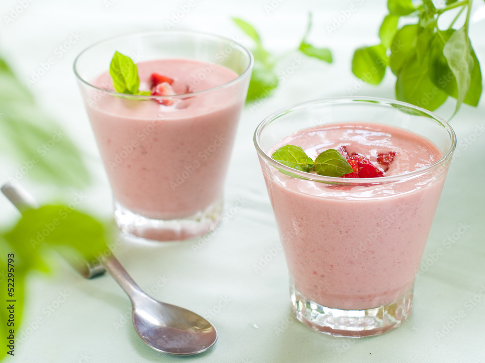 strawberry yoghurt dessert