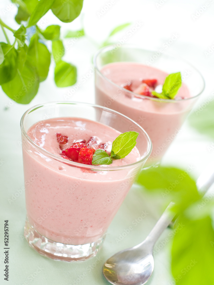 strawberry yoghurt dessert strawberry yoghurt dessert