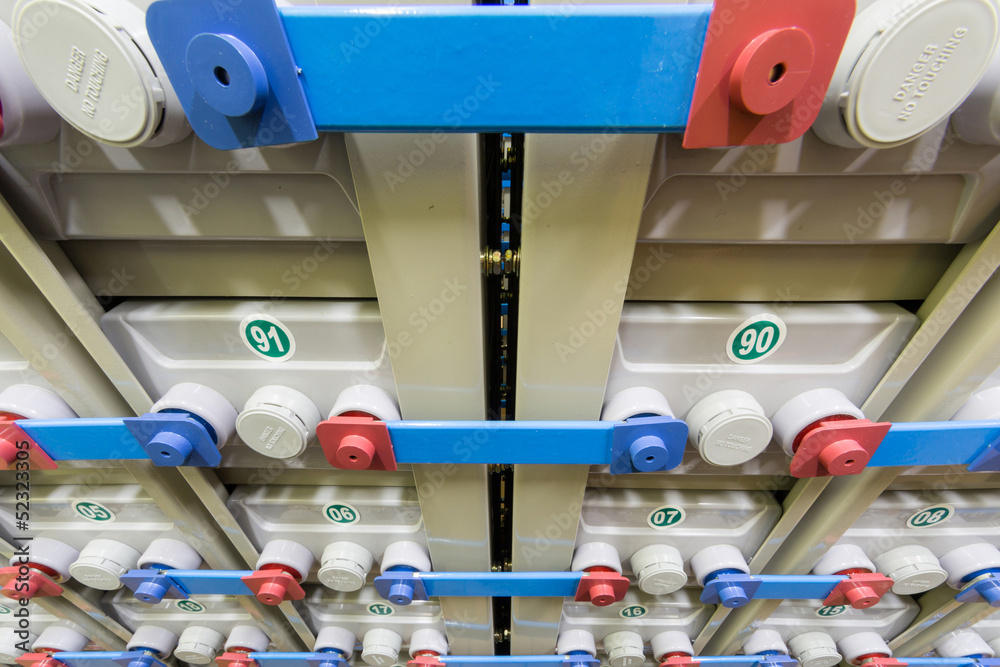 Backup power system consisting of many batteries Backup power system consisting of many batteries