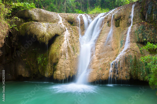 Fototapeta Naklejka Na Ścianę i Meble -  Blue stream waterfall