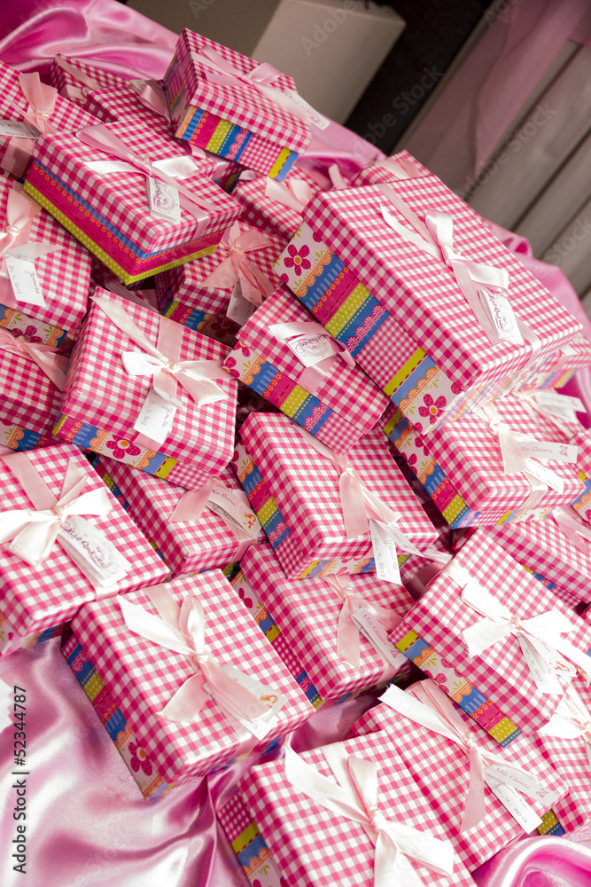 Cajas de regalos, navidad, cumpleaños, festejo, rosa. Cajas de regalos, navidad, cumpleaños, festejo, rosa.