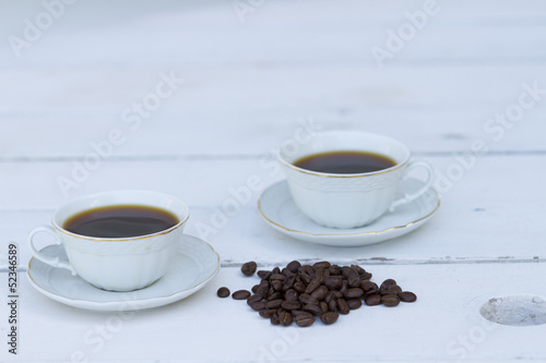 Set de cafe  granos de cafe  azucarera y tasas.