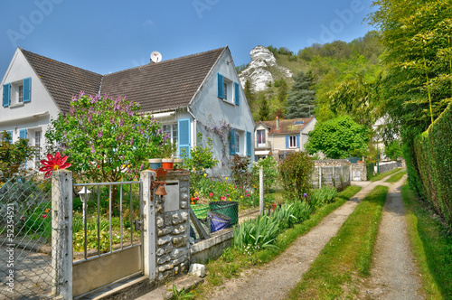 village of Haute Isle in Val d Oise © PackShot