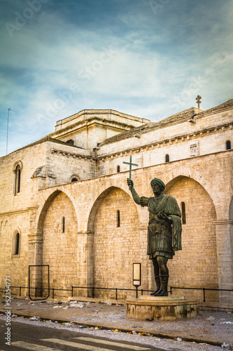 Statue in Barletta photo