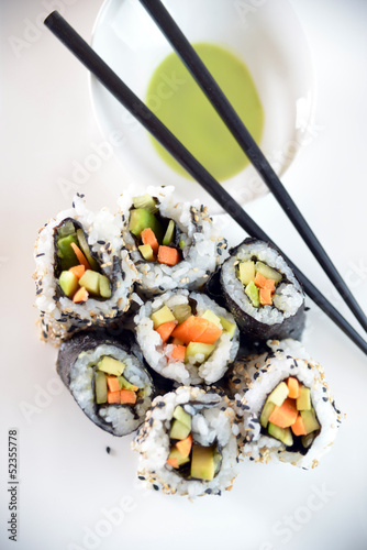 Veganes Sushi mit Wasabisauce