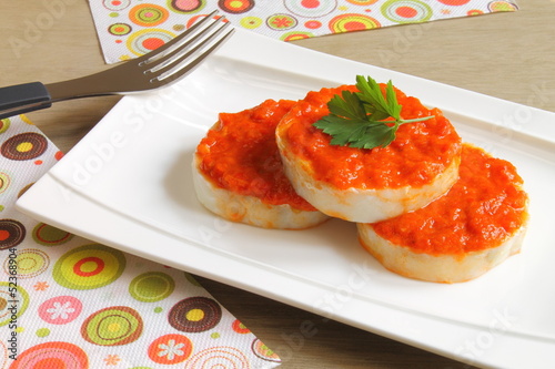 Pescado en salsa de tomate