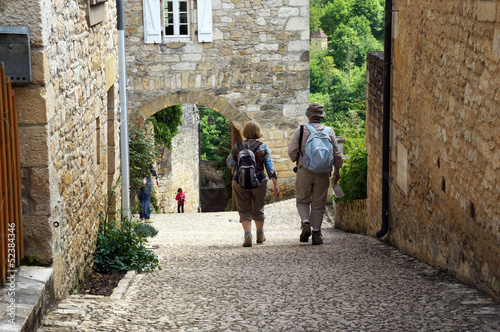 Touristes à Castelnaud la Chapelle photo