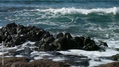 mare rocce onde
