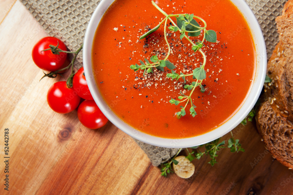 Delicious Tomato Soup with Bread Delicious Tomato Soup with Bread