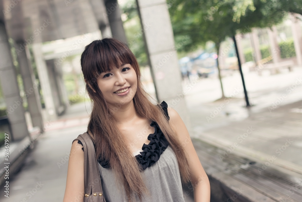 Fototapeta premium Asian modern woman