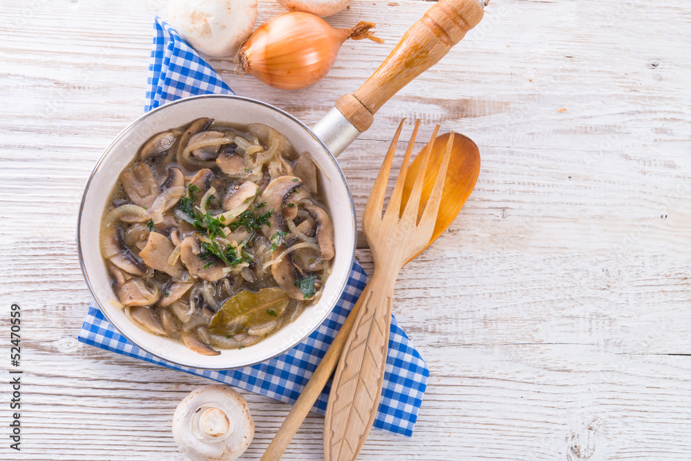 roasted mushrooms with onions