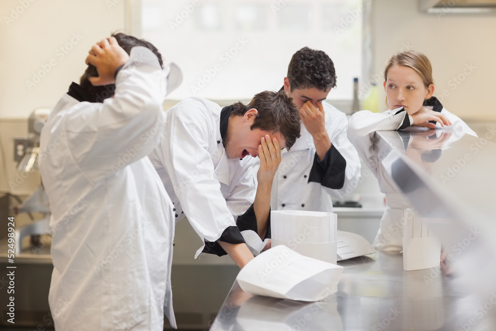 Obraz premium Tired chefs waiting