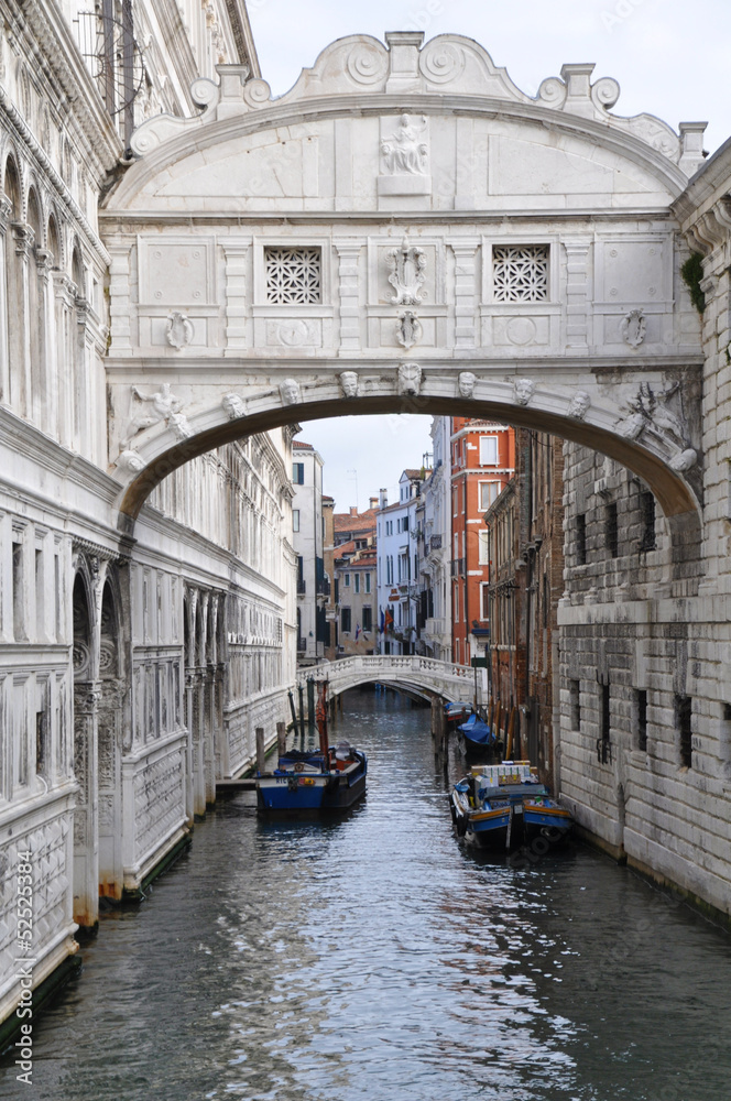 Fototapeta premium Seufzerbrücke Ponte dei Sospiri in Venedig, Italien