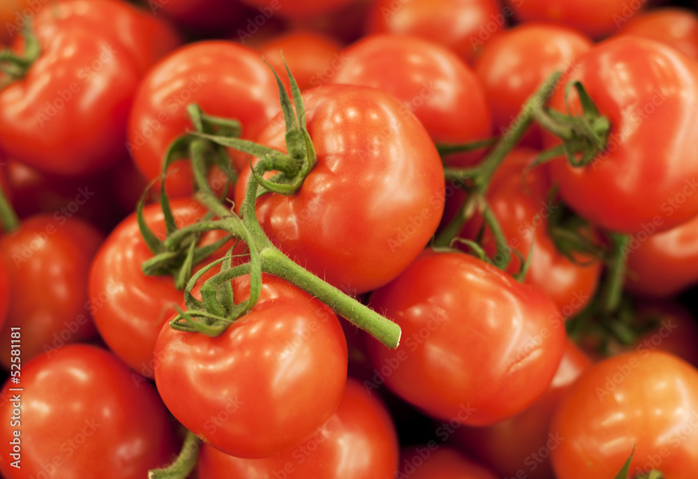 tomates rouges en vrac