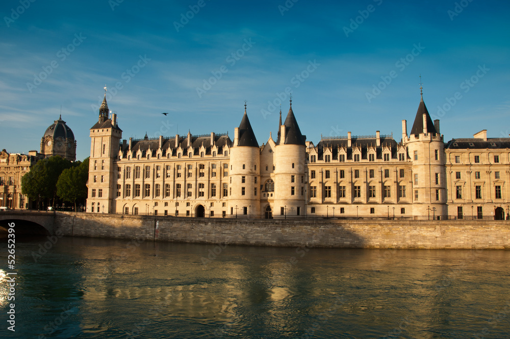 Conciergerie à Paris