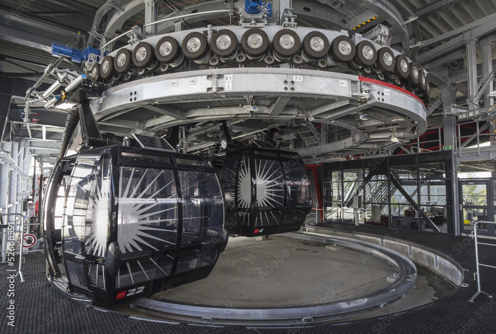 Obraz premium Bottom station of modern cable car