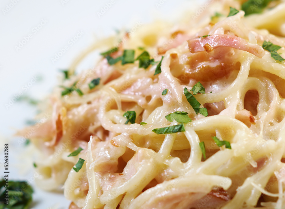 spaghetti carbonara on bowl spaghetti carbonara on bowl