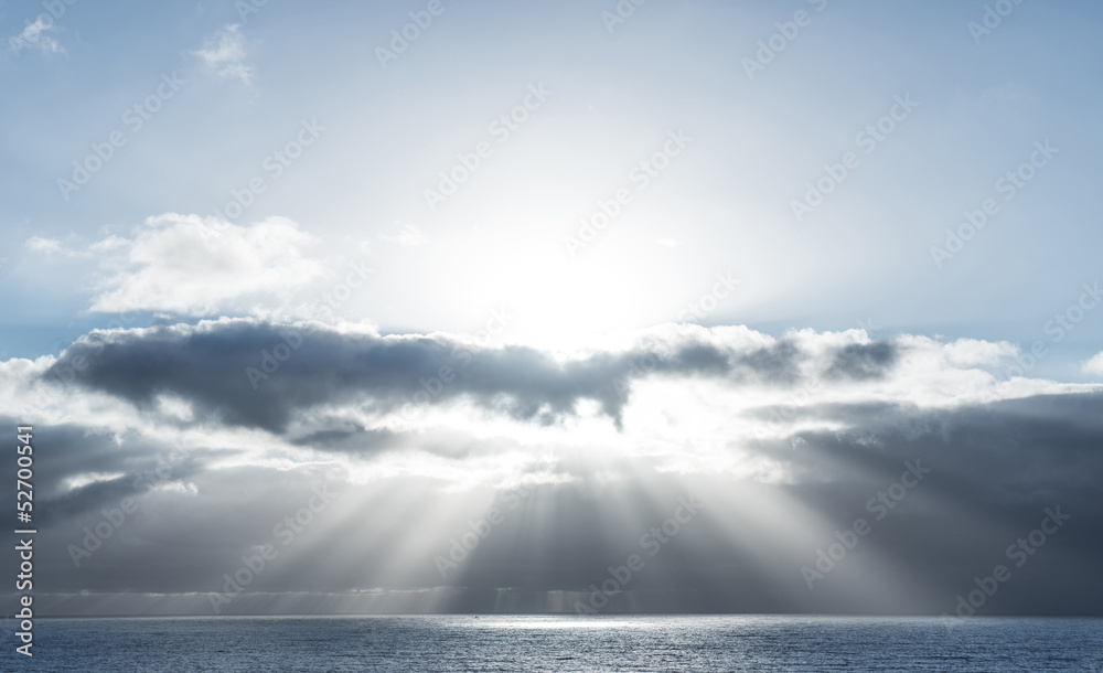 Sunrays on the ocean Sunrays on the ocean
