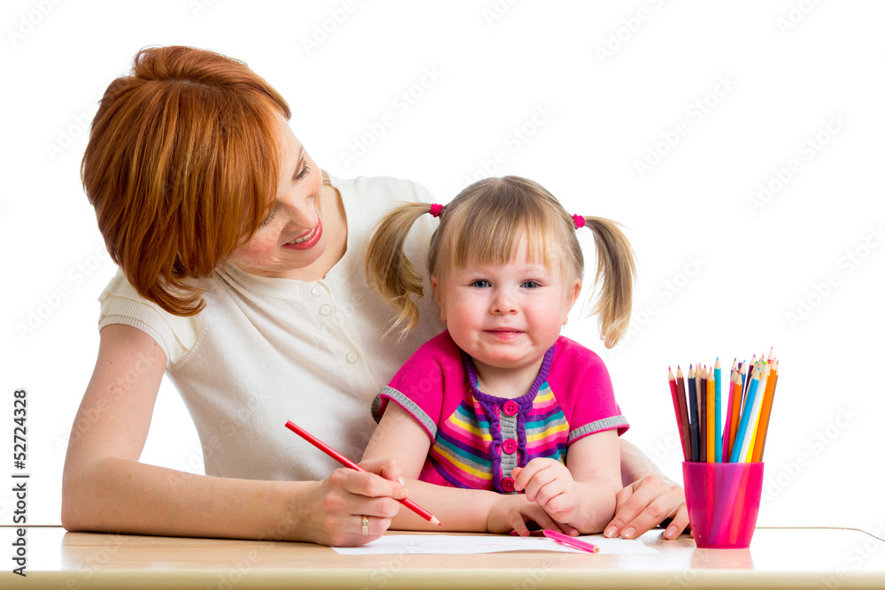 mother and daughter draw together mother and daughter draw together