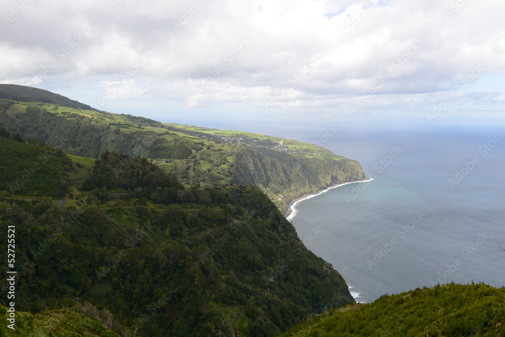 Les falaises de l'île Sao Miguel aux Açores