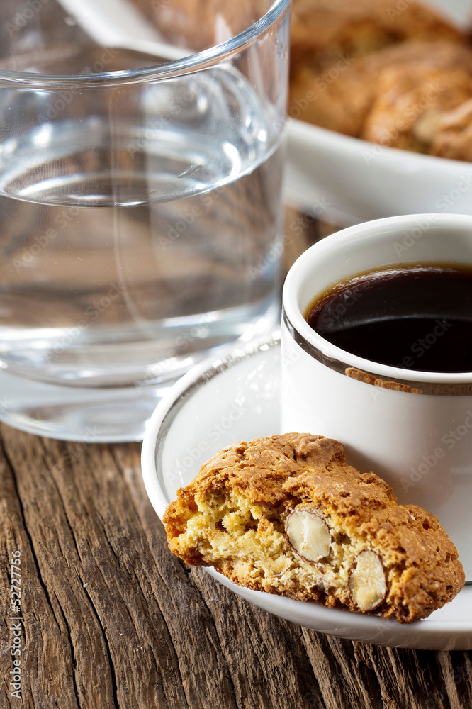 Cantuccini und Espresso