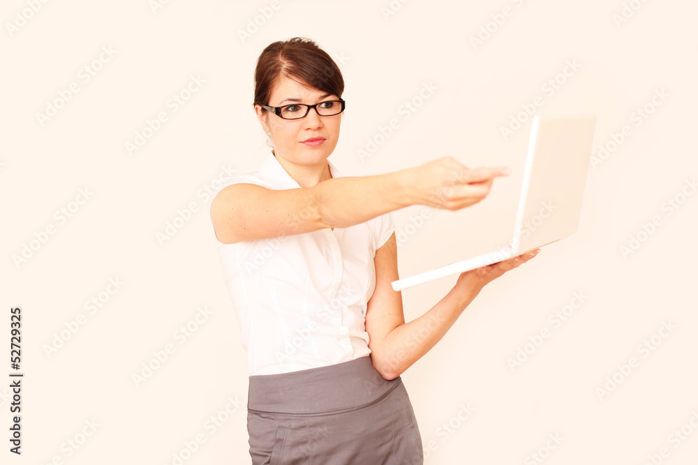 junge Frau mit Laptop junge Frau mit Laptop