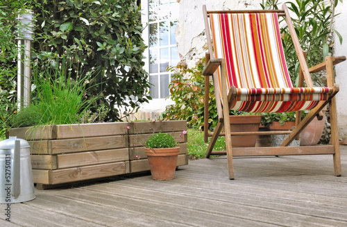 chaise longue en terrasse